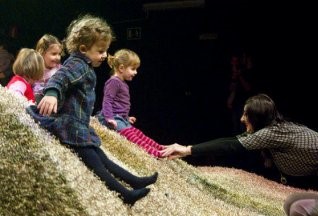 El Teatro Escalante presenta su ciclo sensorial para bebés.